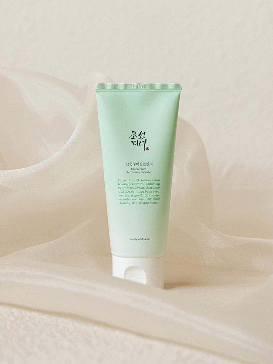 Green Plum Refreshing Cleanser